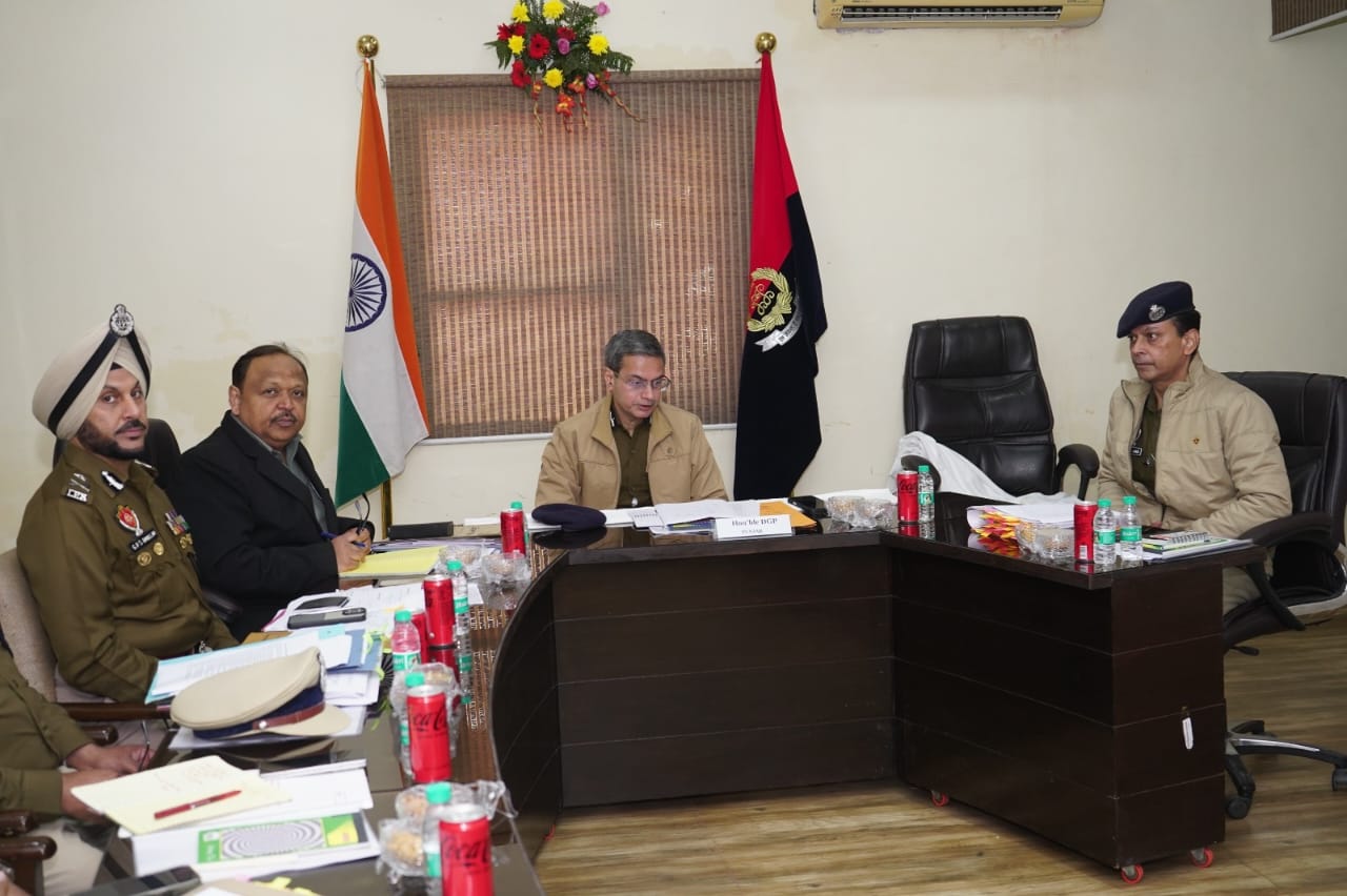 GANGSTRAN TE VAAR: DGP PUNJAB REVIEWS ACTION AGAINST GANGSTERS IN BORDER DISTRICTS*